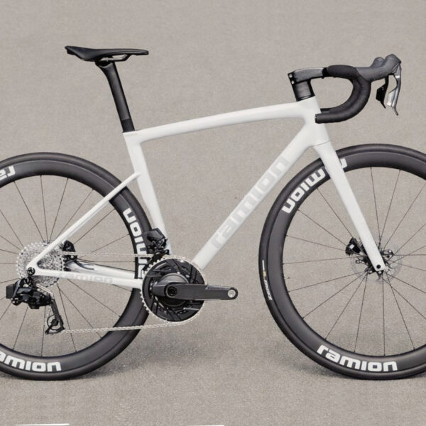RAMLON PARDUS mit Sram Force und RAMLON R.45 SLX Laufrädern, Gewicht 6890g
